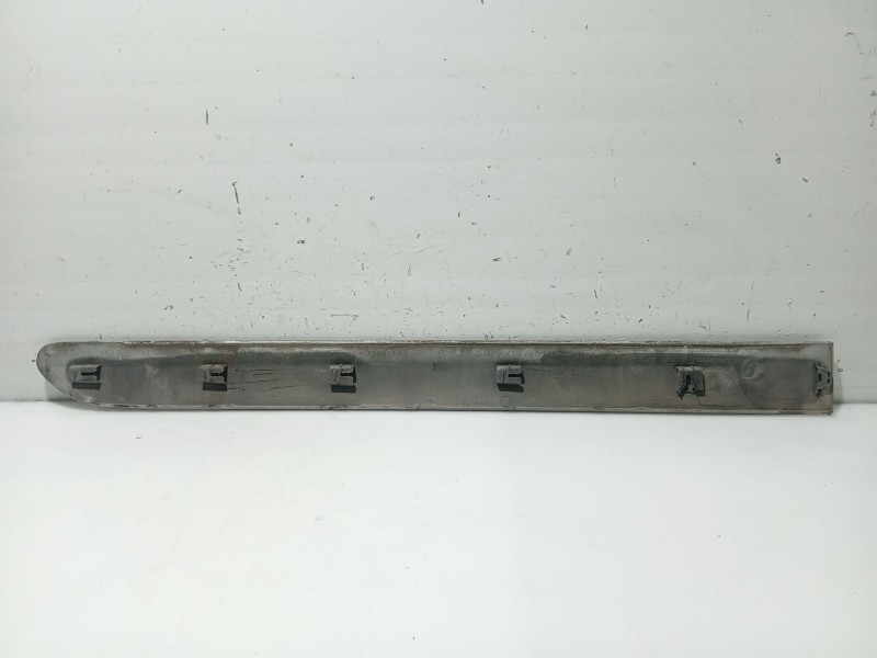 Recambio de moldura puerta trasera izquierda para peugeot 308 i (4a_, 4c_) 2.0 hdi referencia OEM IAM 9680365480 9680365380 