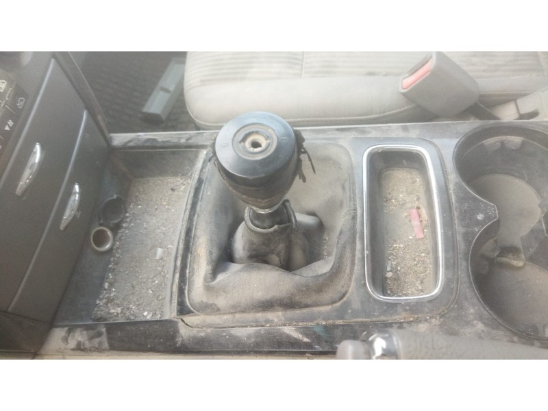 Recambio de palanca cambio para kia sorento i (jc) 2.5 crdi referencia OEM IAM    Recambio de palanca cambio para kia sorento i (jc) 2.5 crdi referencia OEM IAM