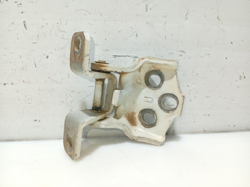 Recambio de bisagra puerta delantera izquierda para suzuki vitara (et) hdi (se 420hdi) referencia OEM IAM 6931085C00  