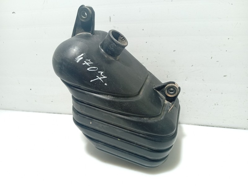 Recambio de caja filtro de aire para tata indica referencia OEM IAM 4707CRA  