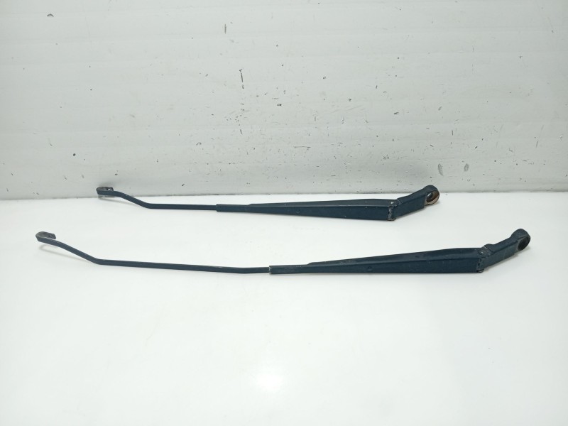 Recambio de brazo limpia delantero izquierdo para tata indica referencia OEM IAM 4707BL  