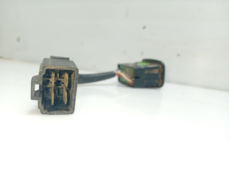 Recambio de mando elevalunas trasero derecho para tata indica referencia OEM IAM 4707METD  