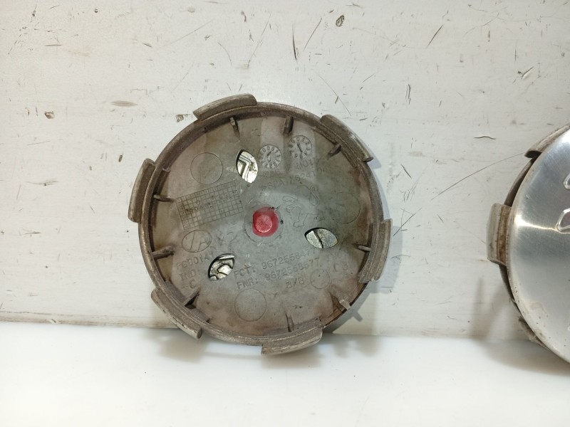 Recambio de tapacubos para peugeot 508 i (8d_) 1.6 hdi referencia OEM IAM 9672558477 9672558577 