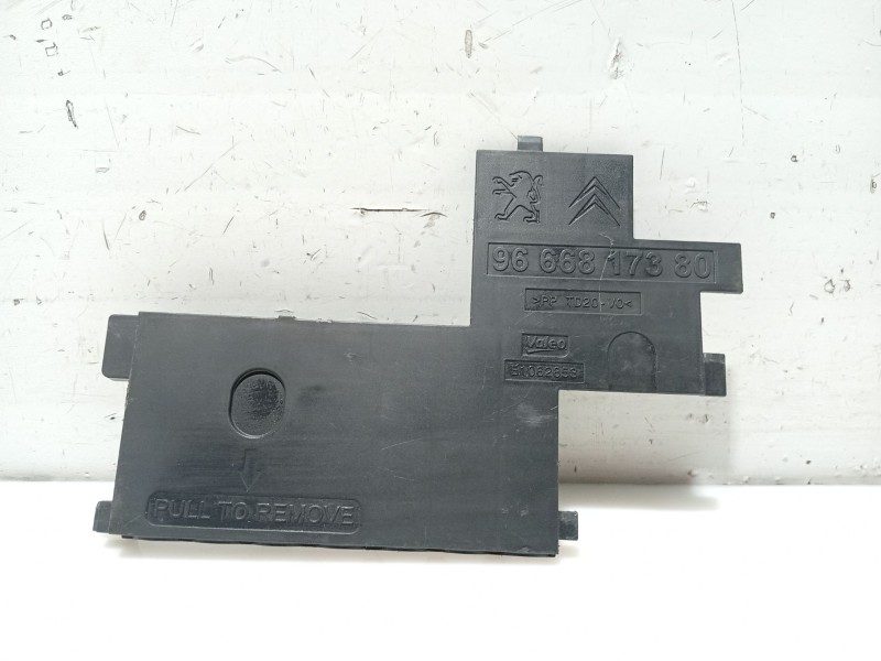 Recambio de moldura para peugeot 508 i (8d_) 1.6 hdi referencia OEM IAM 9666817380  E1062853