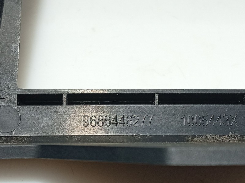 Recambio de moldura para peugeot 508 i (8d_) 1.6 hdi referencia OEM IAM 9686446277 9686445277 9686457877