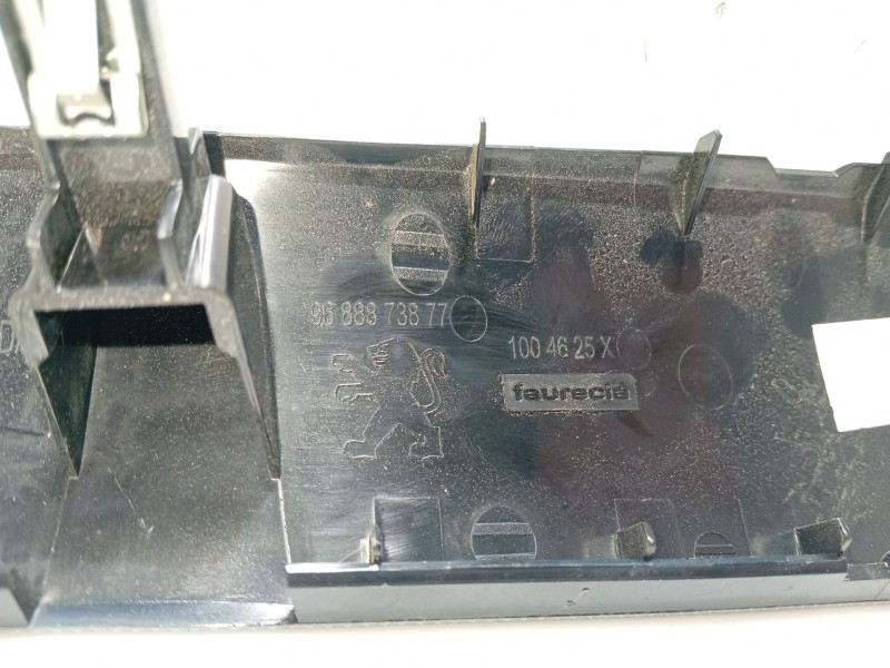 Recambio de moldura para peugeot 508 i (8d_) 1.6 hdi referencia OEM IAM 9688873877  1004625X