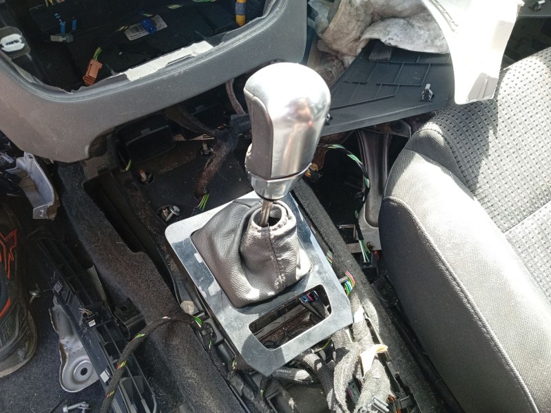 Recambio de palanca cambio para peugeot 508 i (8d_) 1.6 hdi referencia OEM IAM 2400NF  