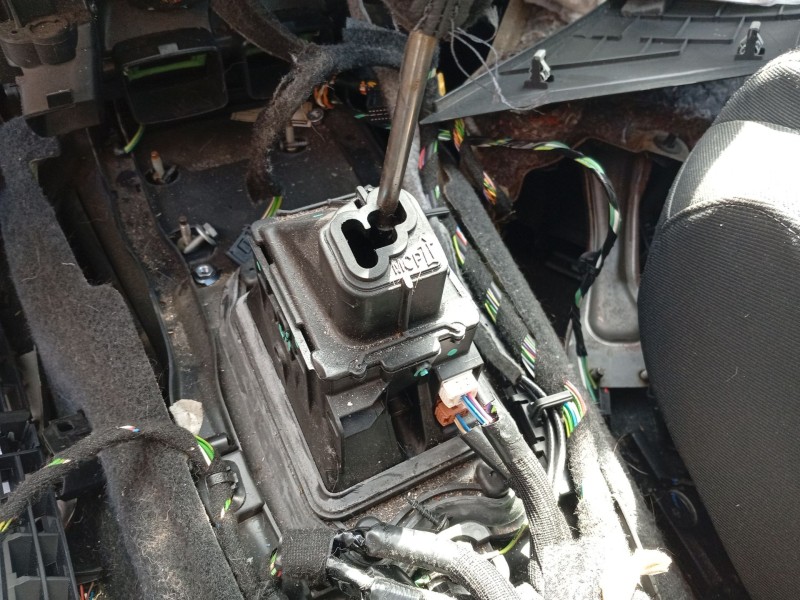 Recambio de palanca cambio para peugeot 508 i (8d_) 1.6 hdi referencia OEM IAM 2400NF  