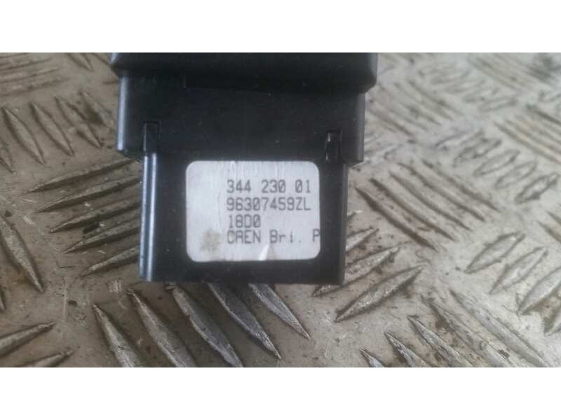 Recambio de mando intermitentes para peugeot 206 berlina e-music   |   01.04 - 12.05 | 2004 - 2005 | 75 cv / 55 kw referencia OE