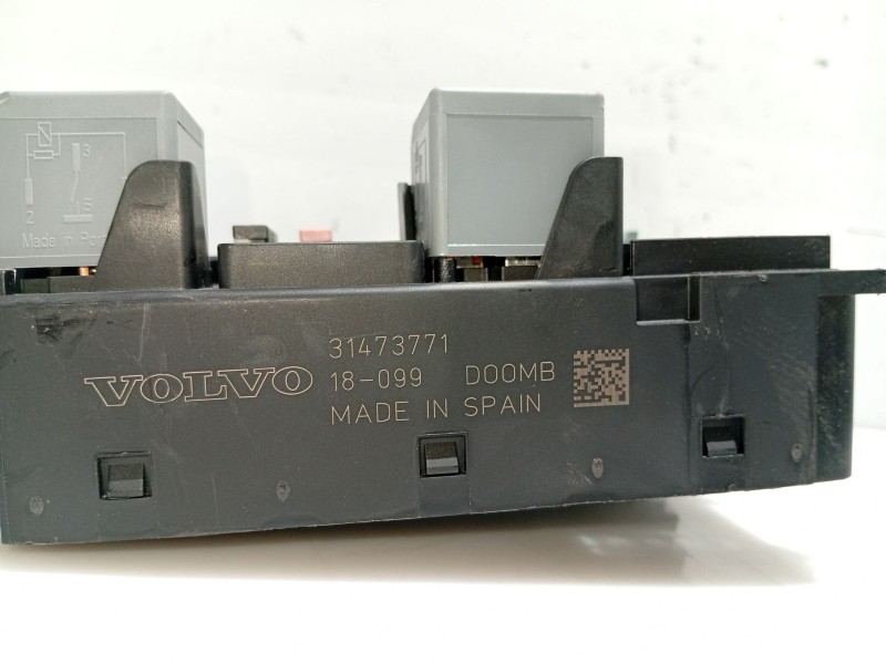 Recambio de caja reles / fusibles para volvo v90 ii station wagon (235) d4 referencia OEM IAM 31473771  