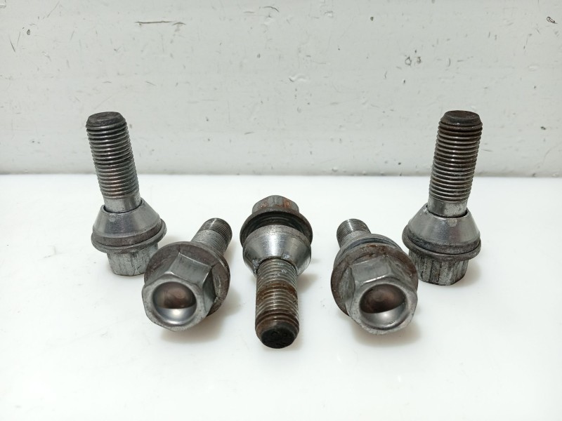 Recambio de tornillo para volvo v90 ii station wagon (235) d4 referencia OEM IAM 6074TR  