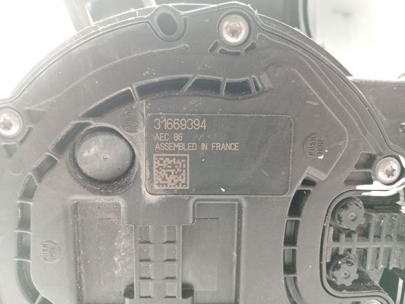 Recambio de deposito adblue para volvo v90 ii station wagon (235) d4 referencia OEM IAM P31405814 31669394 