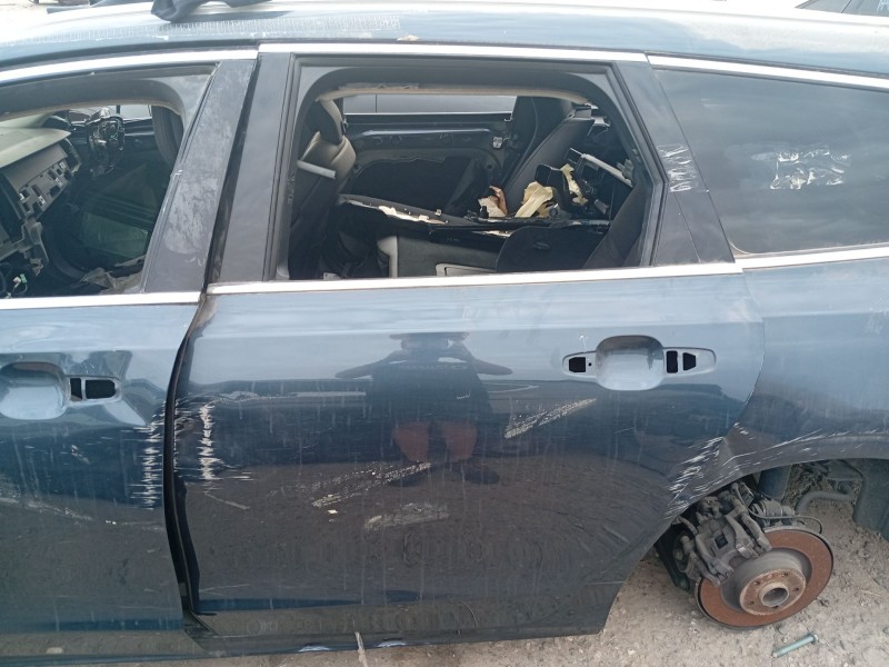 Recambio de puerta trasera izquierda para volvo v90 ii station wagon (235) d4 referencia OEM IAM 32321934  