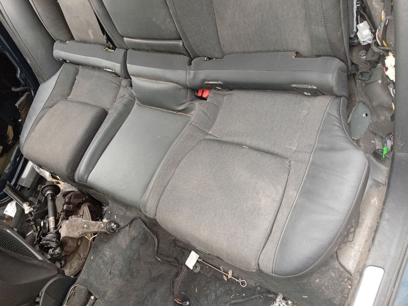 Recambio de asientos traseros para volvo v90 ii station wagon (235) d4 referencia OEM IAM AT6074  