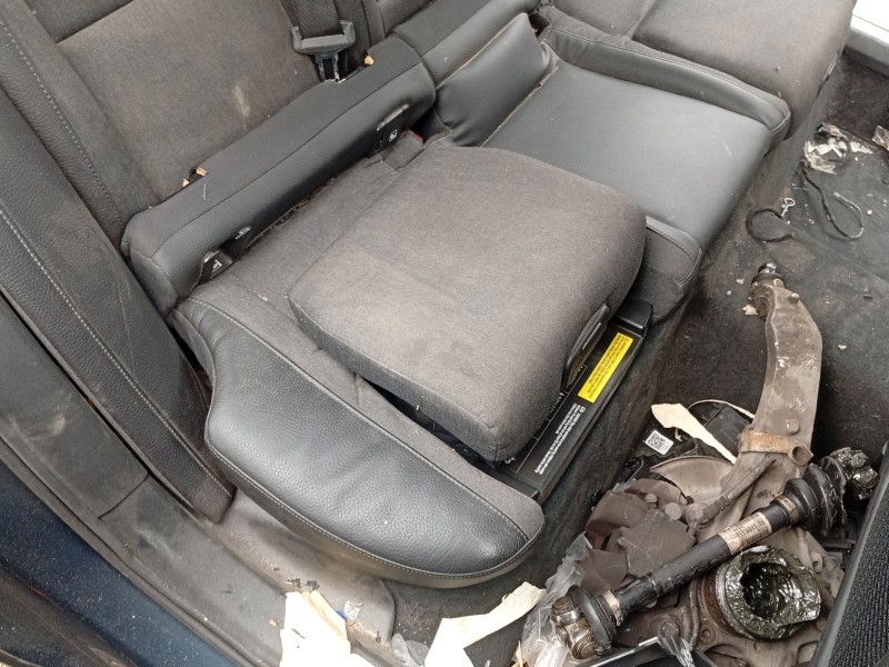 Recambio de asientos traseros para volvo v90 ii station wagon (235) d4 referencia OEM IAM AT6074  