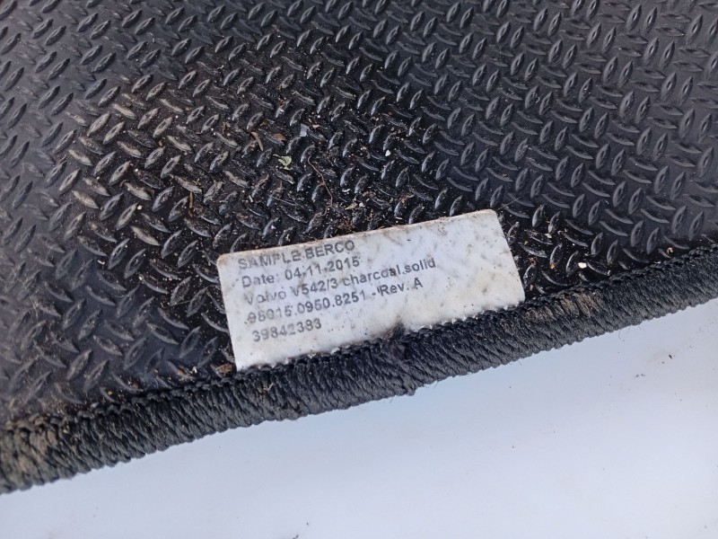 Recambio de tapizado maletero suelo para volvo v90 ii station wagon (235) d4 referencia OEM IAM 39842383  