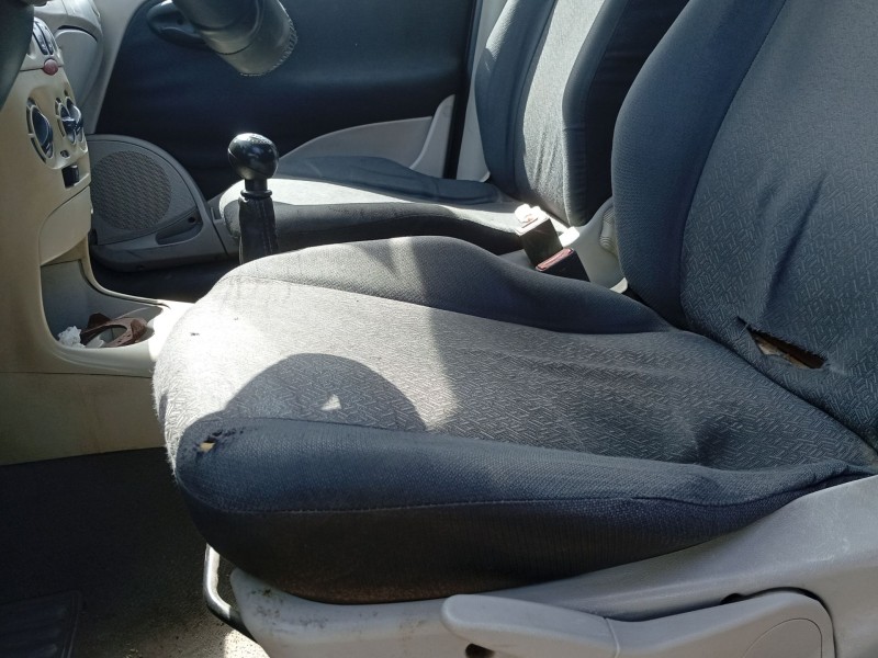 fiat punto (188_) del año 2004