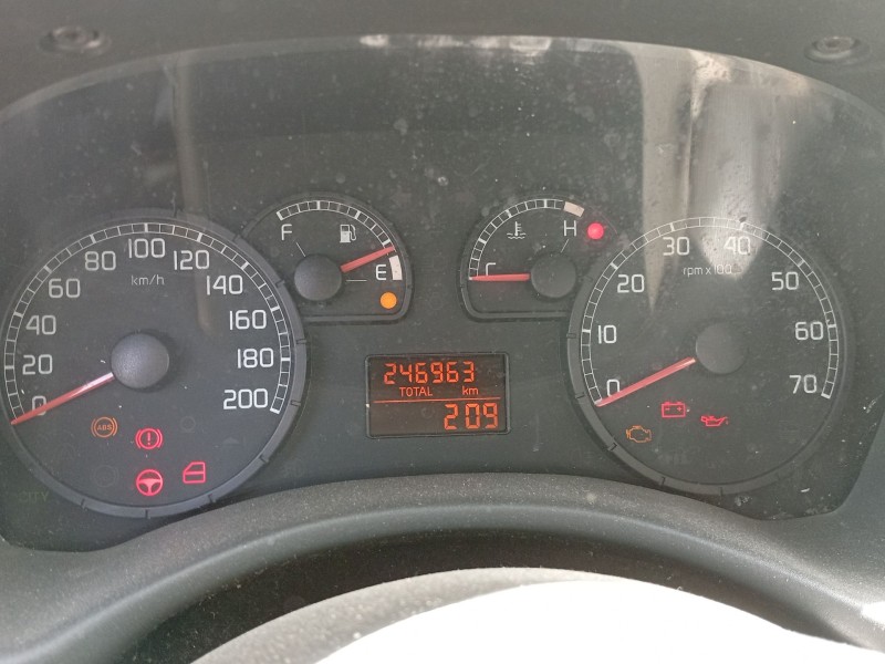 fiat punto (188_) del año 2004