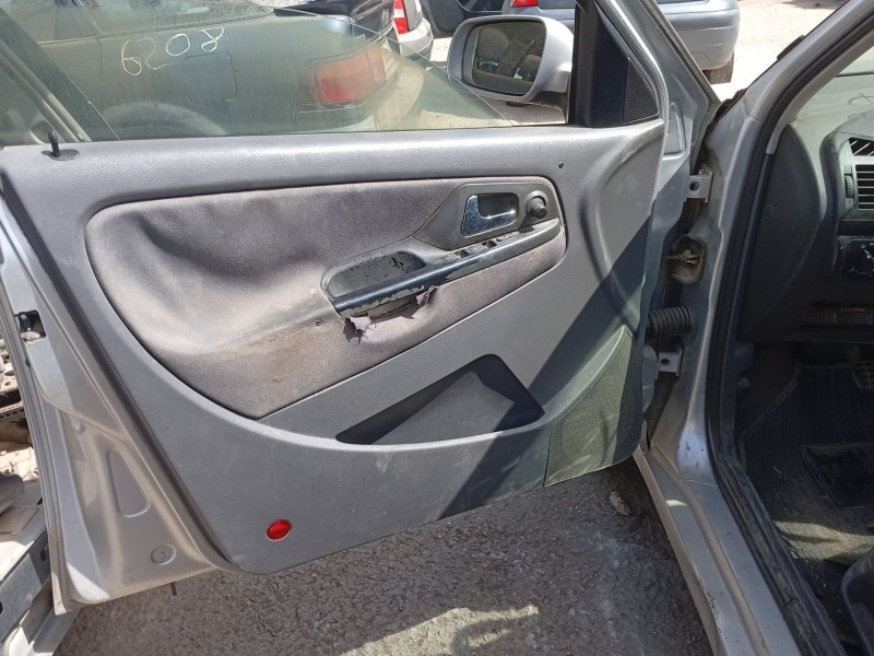 seat ibiza ii (6k1) del año 2001