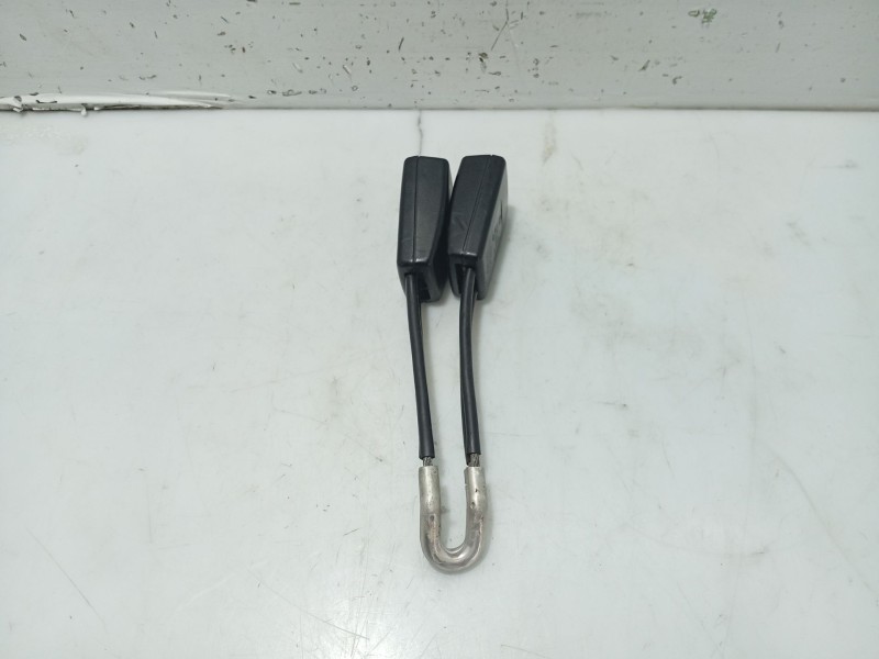 Recambio de anclaje cinturotrasero central para seat toledo ii (1m2) 1.9 tdi referencia OEM IAM 1C0857488A  