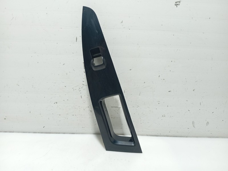 Recambio de moldura para ford mondeo v hatchback (ce) 2.0 tdci referencia OEM IAM DS7314A568B  