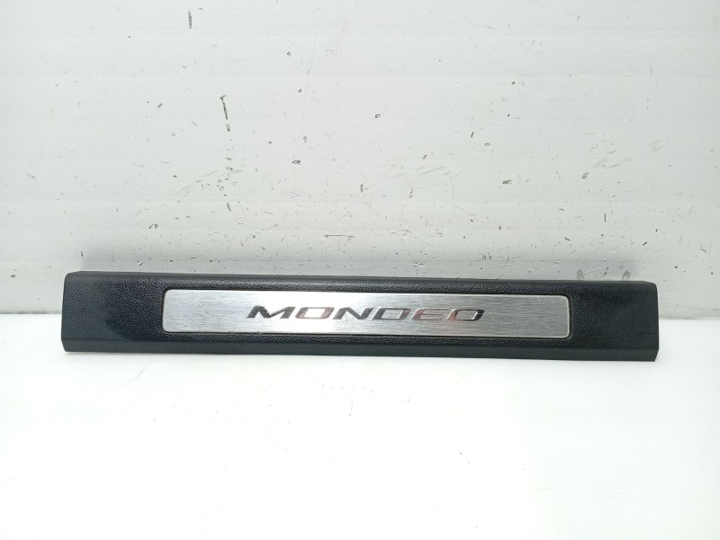 Recambio de moldura para ford mondeo v hatchback (ce) 2.0 tdci referencia OEM IAM DS73F13201FBW  