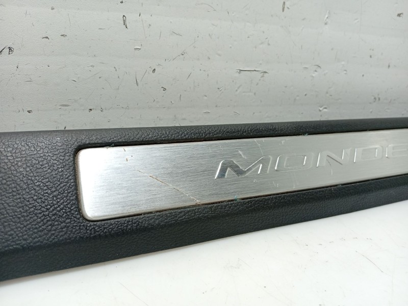 Recambio de moldura para ford mondeo v hatchback (ce) 2.0 tdci referencia OEM IAM DS73F13201FBW  