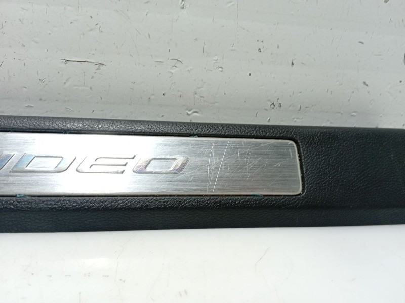 Recambio de moldura para ford mondeo v hatchback (ce) 2.0 tdci referencia OEM IAM DS73F13200FBW  