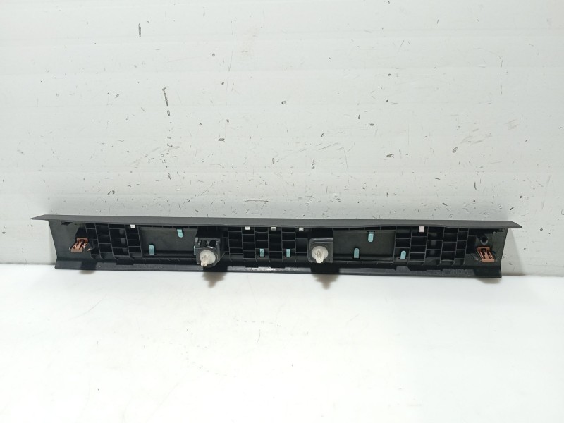 Recambio de moldura para ford mondeo v hatchback (ce) 2.0 tdci referencia OEM IAM DS73F13200FBW  