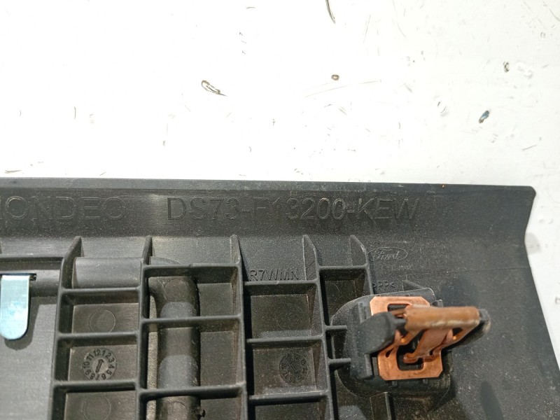 Recambio de moldura para ford mondeo v hatchback (ce) 2.0 tdci referencia OEM IAM DS73F13200FBW  