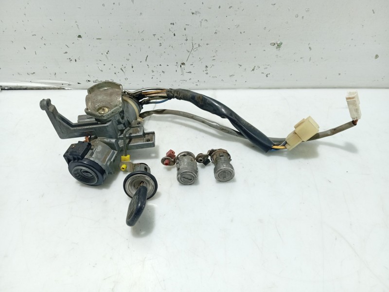 Recambio de juego bombines para suzuki alto sh 410 (ef) 1.0 cat referencia OEM IAM 03259JB  