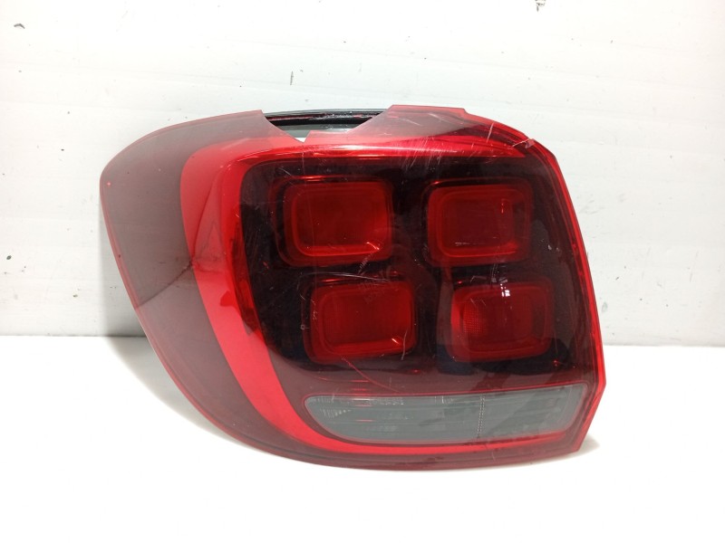 Recambio de piloto trasero izquierdo para dacia sandero ii 1.5 dci referencia OEM IAM 265550577R 265554938R 