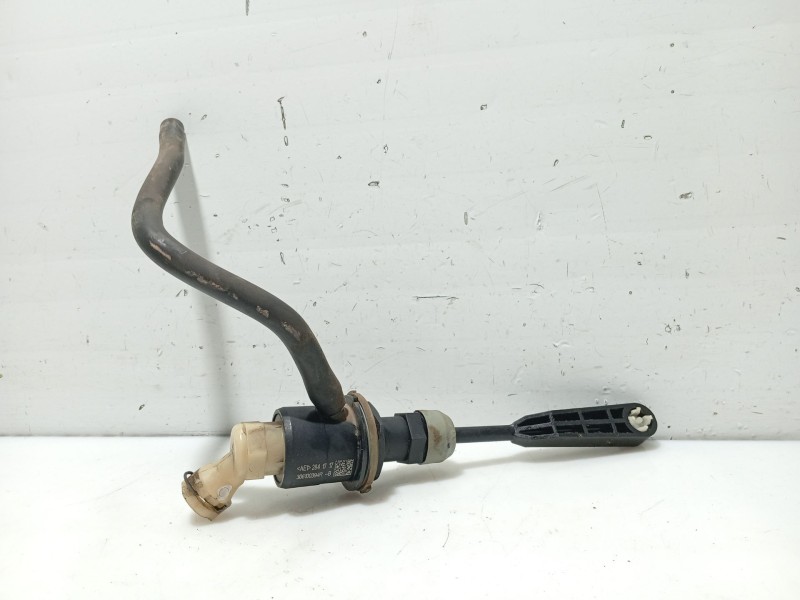 Recambio de bomba embrague para dacia sandero ii 1.5 dci referencia OEM IAM 306104118R 306100394R 