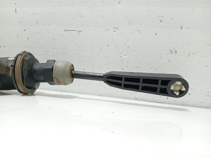 Recambio de bomba embrague para dacia sandero ii 1.5 dci referencia OEM IAM 306104118R 306100394R 