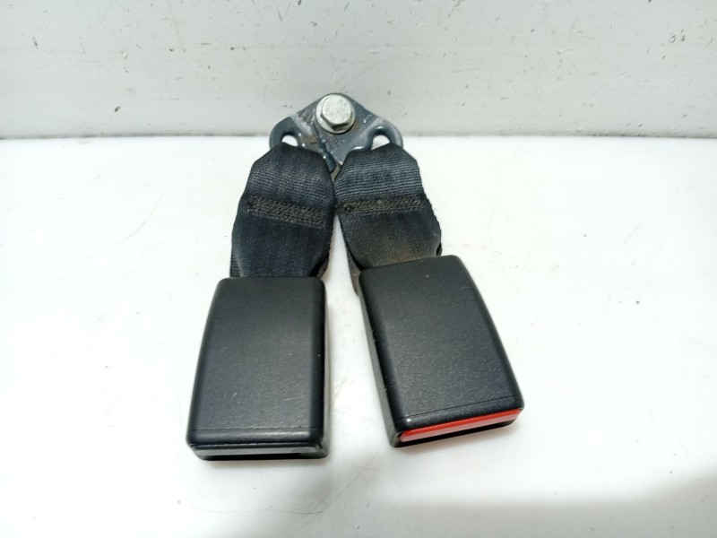 Recambio de anclaje cinturon trasero izquierdo para dacia sandero ii 1.5 dci referencia OEM IAM 878170958R  