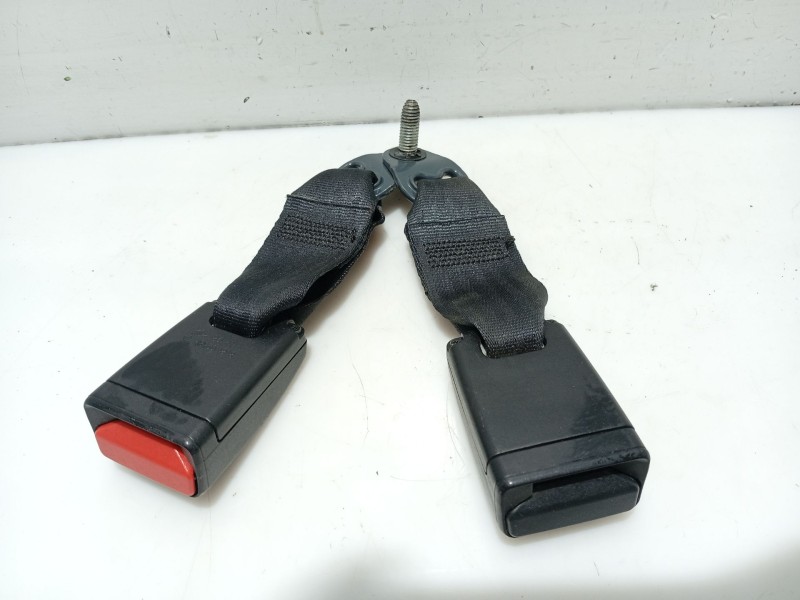 Recambio de anclaje cinturon trasero izquierdo para dacia sandero ii 1.5 dci referencia OEM IAM 878170958R  