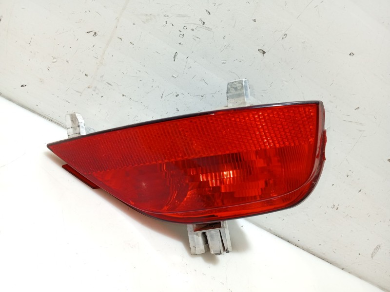 Recambio de faro antiniebla trasero derecho para dacia sandero ii 1.5 dci referencia OEM IAM 265807801R  