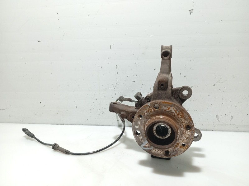 Recambio de mangueta delantera derecha para dacia sandero ii 1.5 dci referencia OEM IAM 400143444R 479104822R 