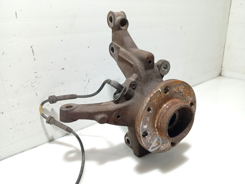 Recambio de mangueta delantera derecha para dacia sandero ii 1.5 dci referencia OEM IAM 400143444R 479104822R 