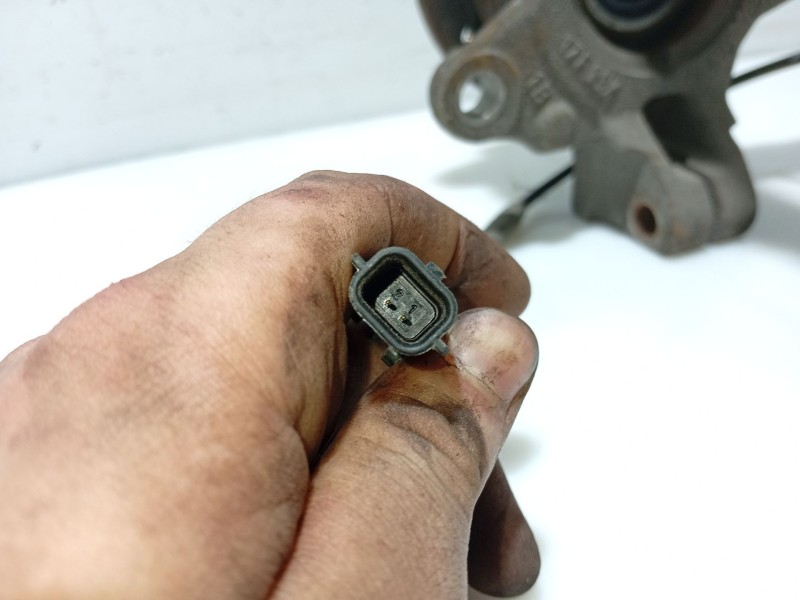 Recambio de mangueta delantera derecha para dacia sandero ii 1.5 dci referencia OEM IAM 400143444R 479104822R 