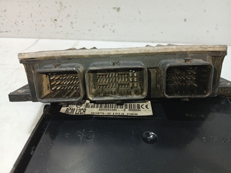 Recambio de centralita motor uce para renault clio iii business referencia OEM IAM 55594571 8200652284 