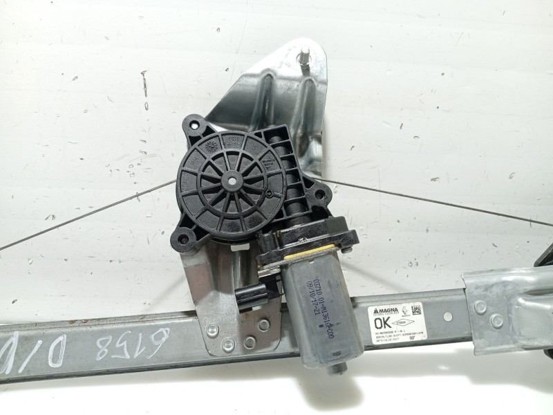 Recambio de elevalunas delantero derecho para dacia sandero ii 1.5 dci referencia OEM IAM 807209299R  