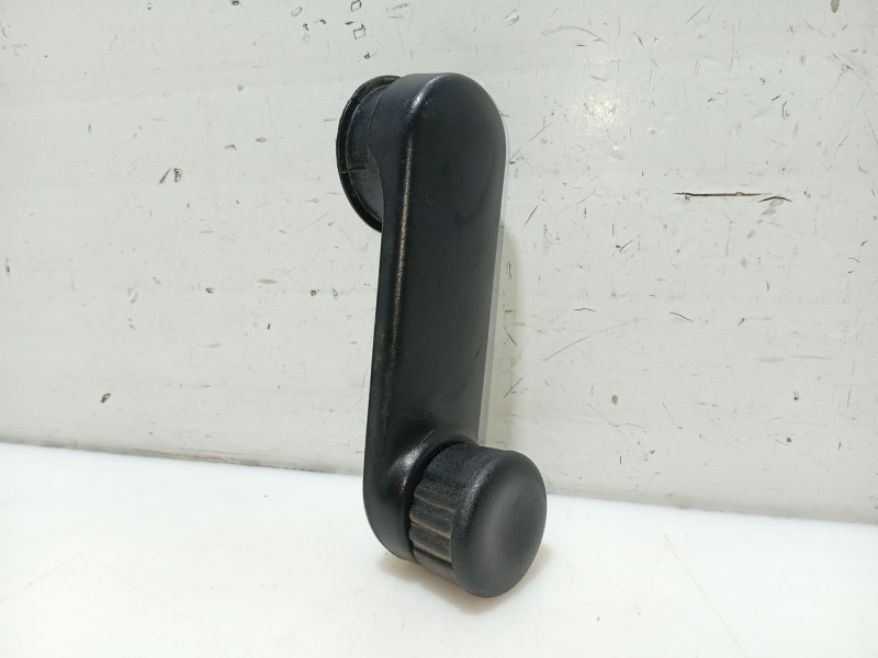 Recambio de maneta elevalunas trasera izquierda para dacia sandero ii 1.5 dci referencia OEM IAM 8200673745  