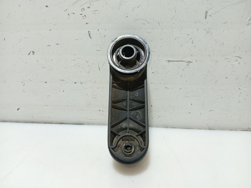 Recambio de maneta elevalunas trasera izquierda para dacia sandero ii 1.5 dci referencia OEM IAM 8200673745  