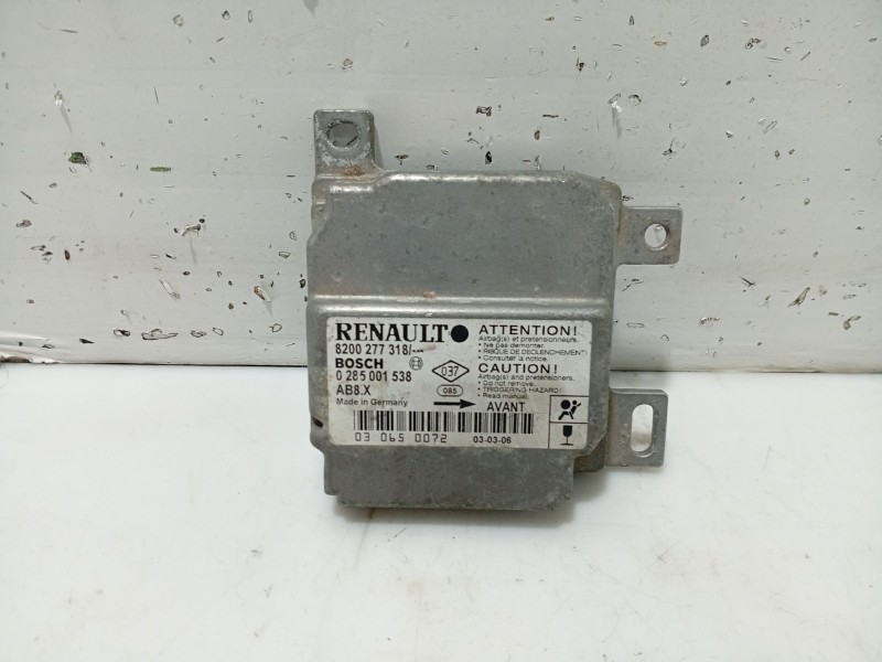 Recambio de centralita airbag para renault clio iii business referencia OEM IAM  8200277318 0285001538
