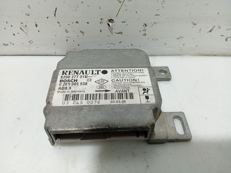 Recambio de centralita airbag para renault clio iii business referencia OEM IAM  8200277318 0285001538