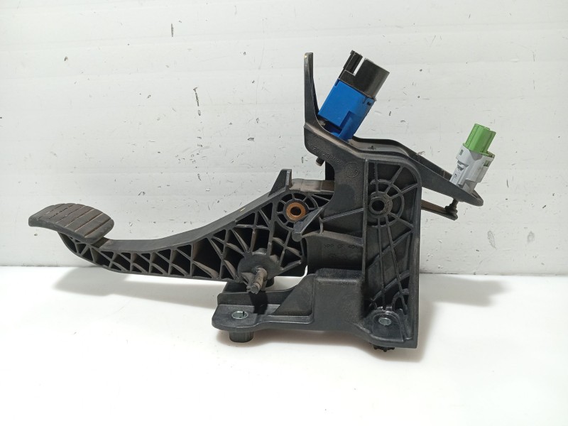 Recambio de pedal embrague para dacia sandero ii 1.5 dci referencia OEM IAM 465037621R 465039034R 