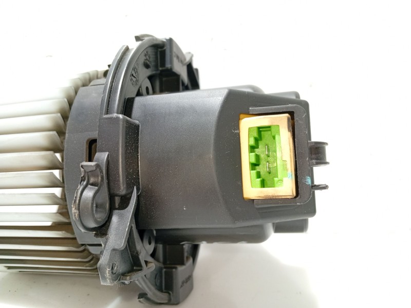 Recambio de ventilador calefaccion para dacia sandero ii 1.5 dci referencia OEM IAM 272100975R  