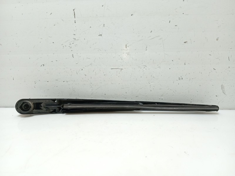 Recambio de brazo limpia trasero para dacia sandero ii 1.5 dci referencia OEM IAM 287815304R  