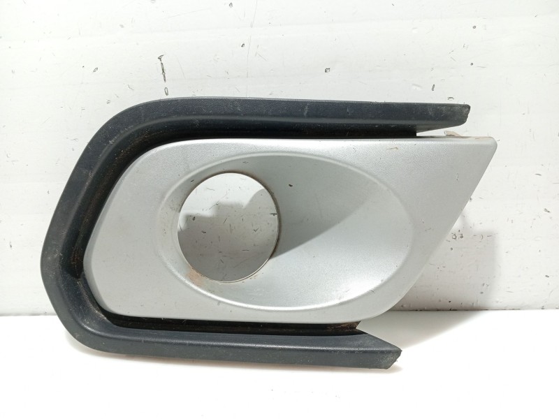 Recambio de moldura para dacia sandero ii 1.5 dci referencia OEM IAM 261A26247R 261A28671R 